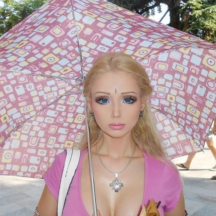 Create meme: live barbie valeria lukyanova, live barbie, bimbo barbie lukyanova