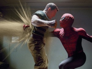 Создать мем: человек-паук 1 враг в отражении фильм 2007, человек паук кадр, человек-паук 3: враг в отражении фильм 2007 актёры
