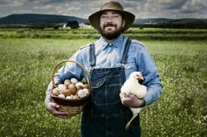 Создать мем: фермер с корзиной яиц, фермер с курицей, фермер и куры