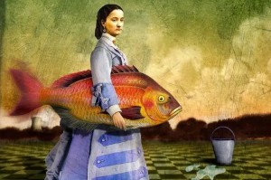 Создать мем: мэгги тейлор женщина с рыбой, рыбу выгулять, рыба