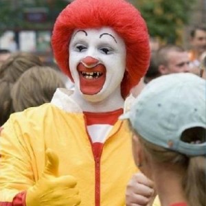 Создать мем: дурацкие костюмы, mcdonald s, scary clown