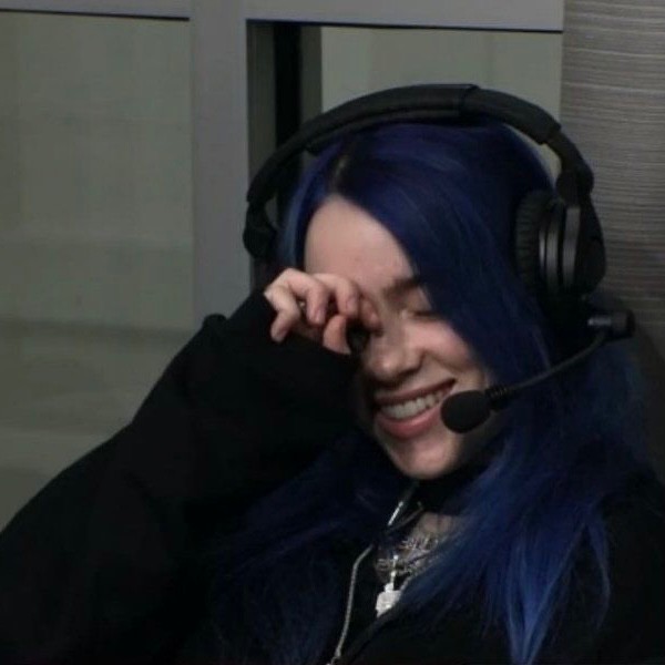 Создать мем: billie eilish blue hair, billie eilish, билли айлиш