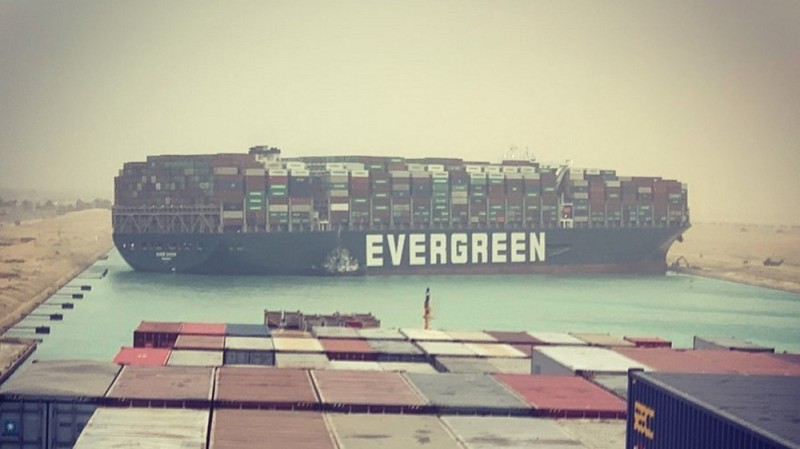 Создать мем: evergreen контейнеровоз мемы, самый большой контейнеровоз в мире, evergreen канал