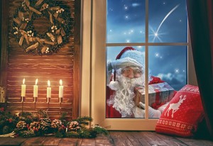 Создать мем: фон фотографии новогоднее оконное дед мороз венок фон, фон волшебный новогодний дед мороз в окне, картинки на окна дед мороз
