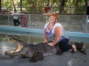Создать мем: девушка крокодил толстая, девушка крокодил, крокодилы