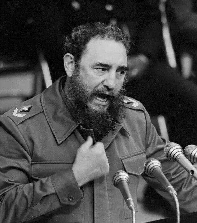 Создать мем: castro, фидель кастро в молодости, мужчина