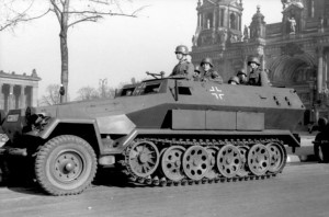 Создать мем: sd kfz 251 9, немецкий бронетранспортер sd kfz 251, немецкий бронетранспортер ханомаг