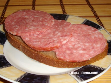 Create meme: sausage sandwich, sandwich bread sausage, sausage and cheese sandwich