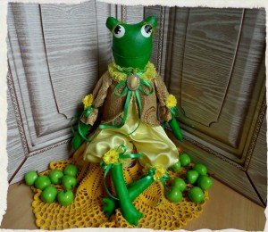 Создать мем: лягушки куклы из ткани, лягушки текстильные ручной работы, лягушка поделка