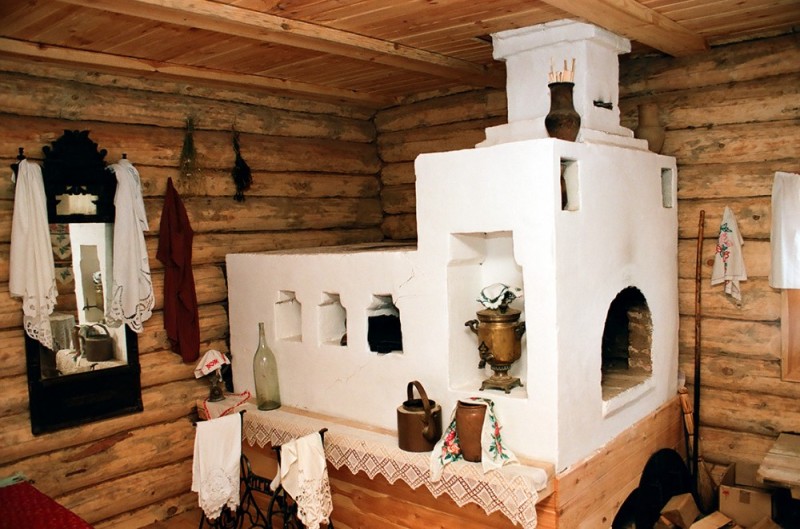 Create meme: Russian stove, traditional russian oven, russian oven with a grab