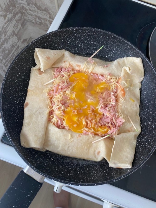 Create meme: lavash envelopes with cheese and sausage, pilaf in lavash, lavash envelopes