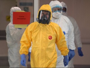 Создать мем: заражение коронавирусом, костюм биологической защиты, костюм для борьбы с коронавирусом