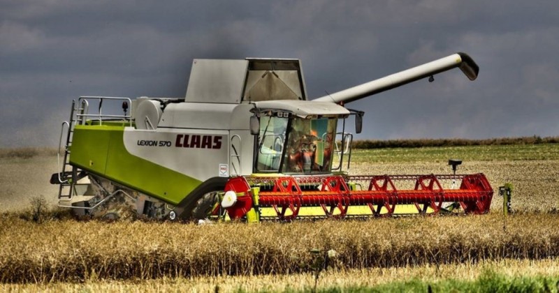 Создать мем: комбайн claas, комбайн claas lexion 670, комбайн claas lexion