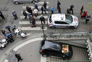 Создать мем: въезд на подземную парковку, машина в метрополитене, подземный паркинг