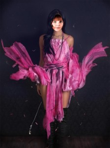 Создать мем: павлова надежда васильевна, женщина, розовое платье с боа