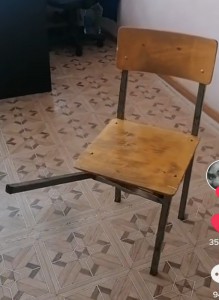 Создать мем: стул, школьный стул, стулья и табуретки для школьника