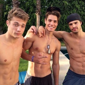 Create meme: Stephen chevrin friends, guy, shirtless boys teens 6 pack abs