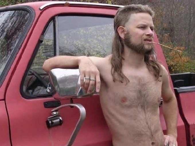 Создать мем: a redneck, прическа реднеков, реднек с длинными волосами