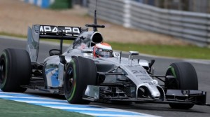 Создать мем: формула 1 в сезоне 2014, болид гоночный, mclaren mercedes f1