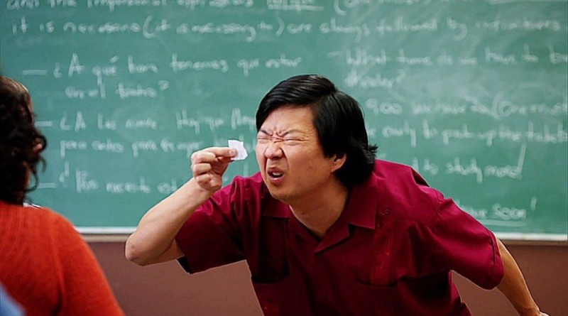 Create meme: Chinese with a small piece of paper, Ken Jong squints, the Chinese man looks at a piece of paper