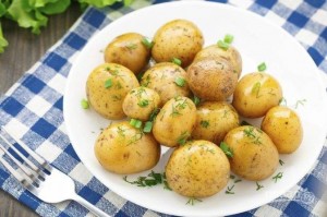 Создать мем: молодой картофель рецепты, запеченный картофель, картошка
