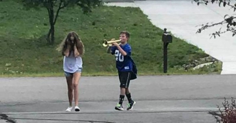 Создать мем: мальчик с трубой мем, trumpet meme, trumpet boy мем