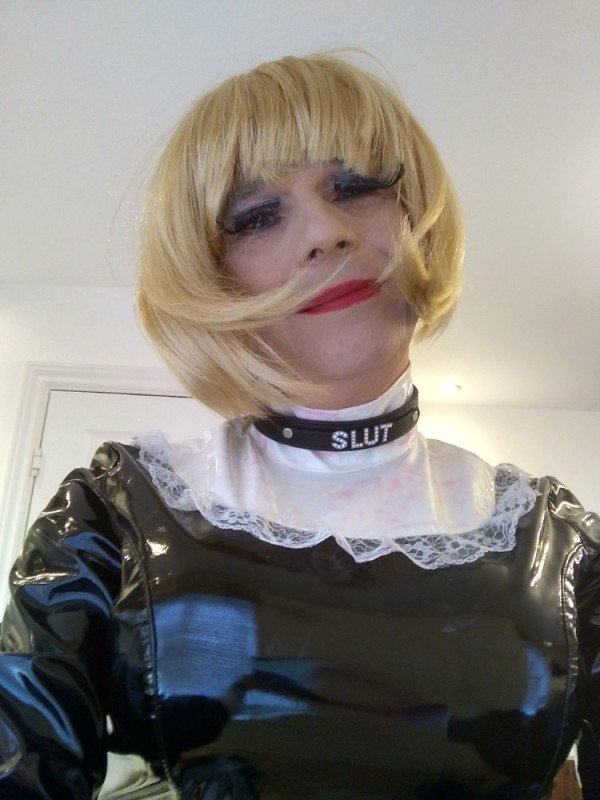 Создать мем: sissy maid, латексная горничная, кроссдрессер в платье из латекса