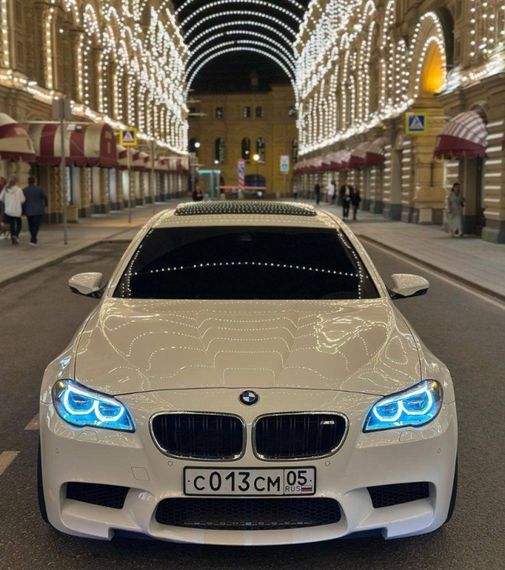 Создать мем: f 10 bmw m 5, bmw bmw, белая бмв