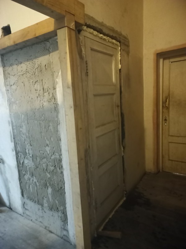 Создать мем: дверь дома, деревянная дверь, реставрация дверей