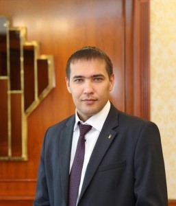Создать мем: айдар габдулхаков, генеральный директор ооо рн-пурнейтегаз, генеральный директор пурнефтегаз габдулхаков