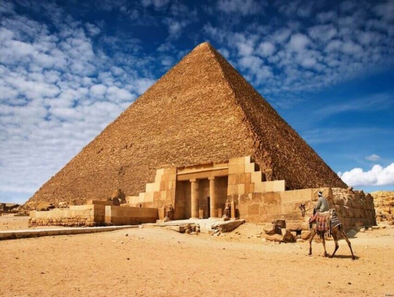 Create meme: cheops pyramid, the pyramid of cheops in egypt, pyramid of khufu cheops