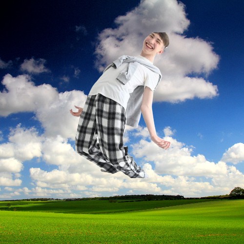 Создать мем: мальчик в прыжке, человек прыгает, поле горизонт