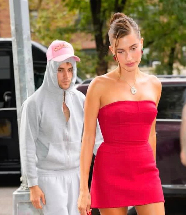 Create meme: girl , Justin Bieber , Hailey Baldwin