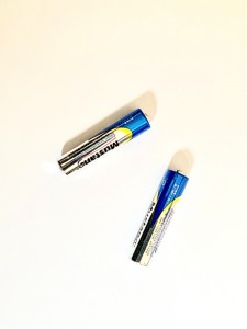 Создать мем: батарейка космос lr03(ааа), подкрашивающий карандаш, brauberg клей-карандаш 220870 15 г