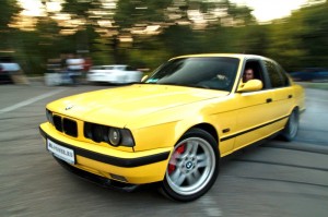 Create meme: BMW E34, dakargelb bmw e34 M5, bmw m5 e34 yellow