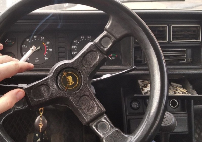 Create meme: steering wheel turn on VAZ 2107, steering wheel on vaz 2107, steering wheel vaz 2104