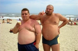 Создать мем: мужчина, жирные россияне, толстый мужик на пляже