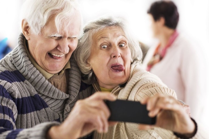 Создать мем: пожилой и старческий возраст, для пожилых людей, международный день пожилых людей