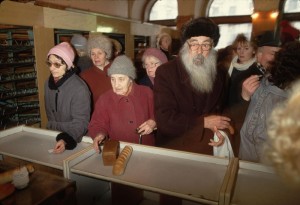 Создать мем: русская православная церковь, советские очереди, истоки старообрядчества
