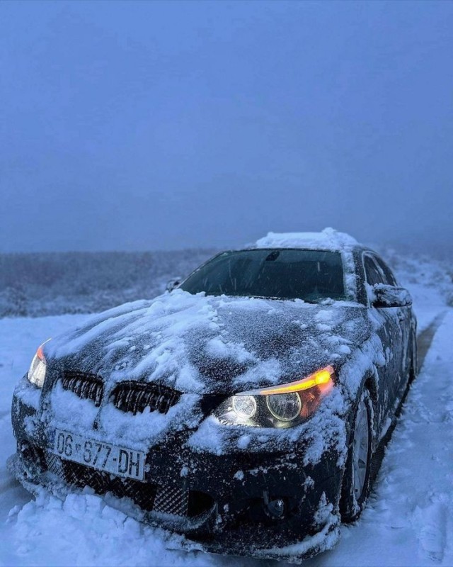 Создать мем: бмв бмв, бмв зимой, bmw f10 зима