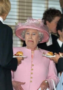 Создать мем: английская королева юмор, queen elizabeth, английская королева смешные