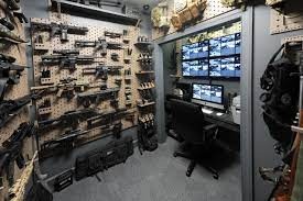 Создать мем: оружейная комната в доме, оружейный шкаф, комната хранения оружия