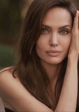 Создать мем: jolie, angelina jolie 2021, анджелина джоли в 30