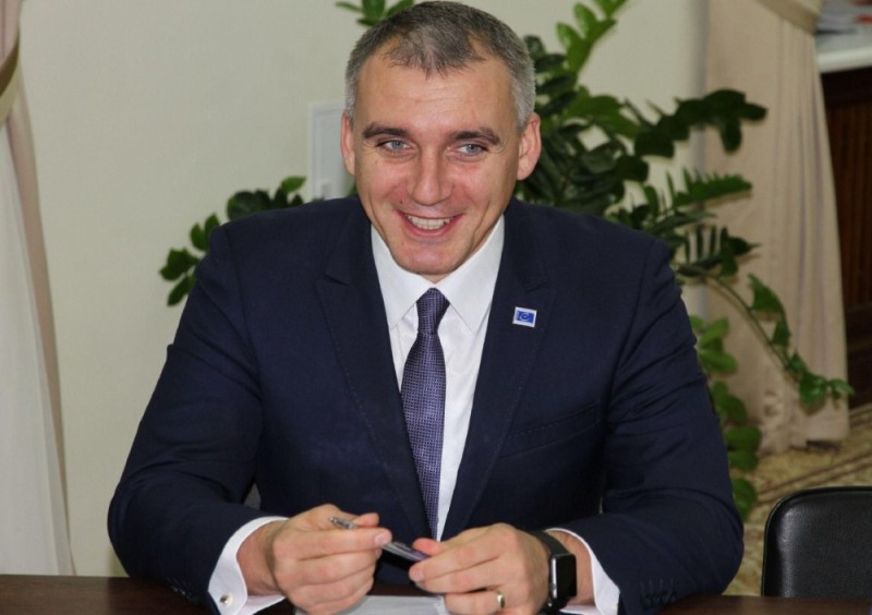 Create meme: the mayor of Nikolaev, Henryk senkevich, the mayor of Nikolaev senkevich