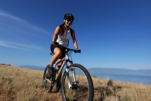 Создать мем: езда на велосипеде, велосипед для женщин, горный велосипед
