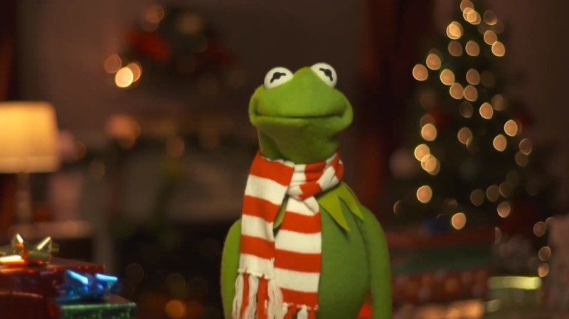 Создать мем: лягушонок кермит новый год, новогодняя жаба кермит, новогодний кермит