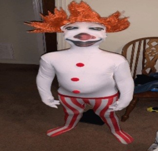 Создать мем: костюм на хэллоуин, костюм пеннивайза на хэллоуин, смешной клоун