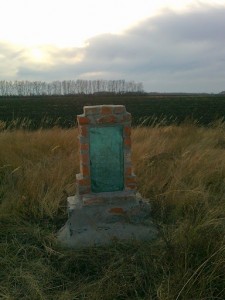 Create meme: old cemetery, monument to Soviet soldiers, monument