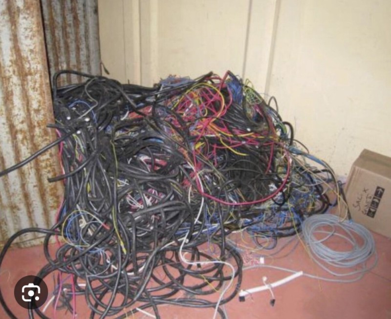 Create meme: a huge pile of wires, microphone cable invotone asm111/vk., a bunch of wires