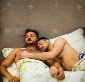 Создать мем: в постели, пара лежит в постели, мужчина в постели